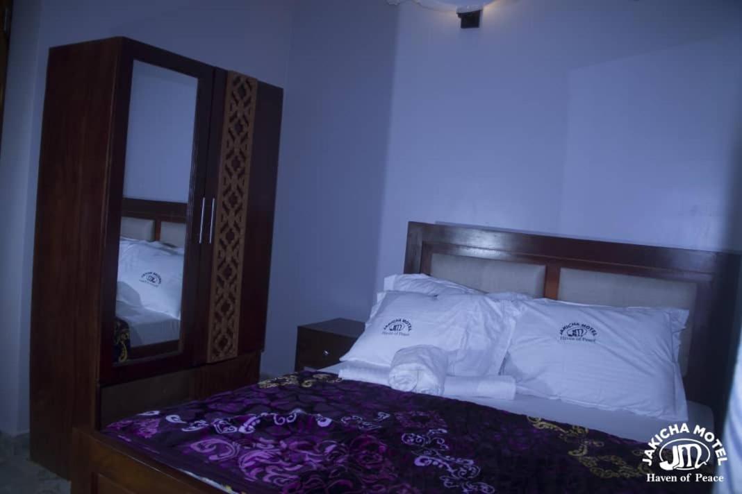 Jakicha Motel Дар-эс-Саламе Экстерьер фото