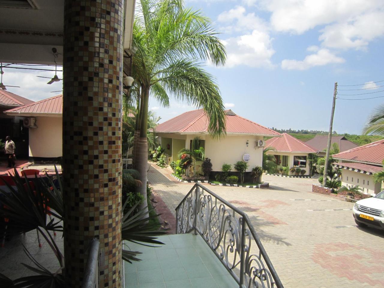 Jakicha Motel Дар-эс-Саламе Экстерьер фото
