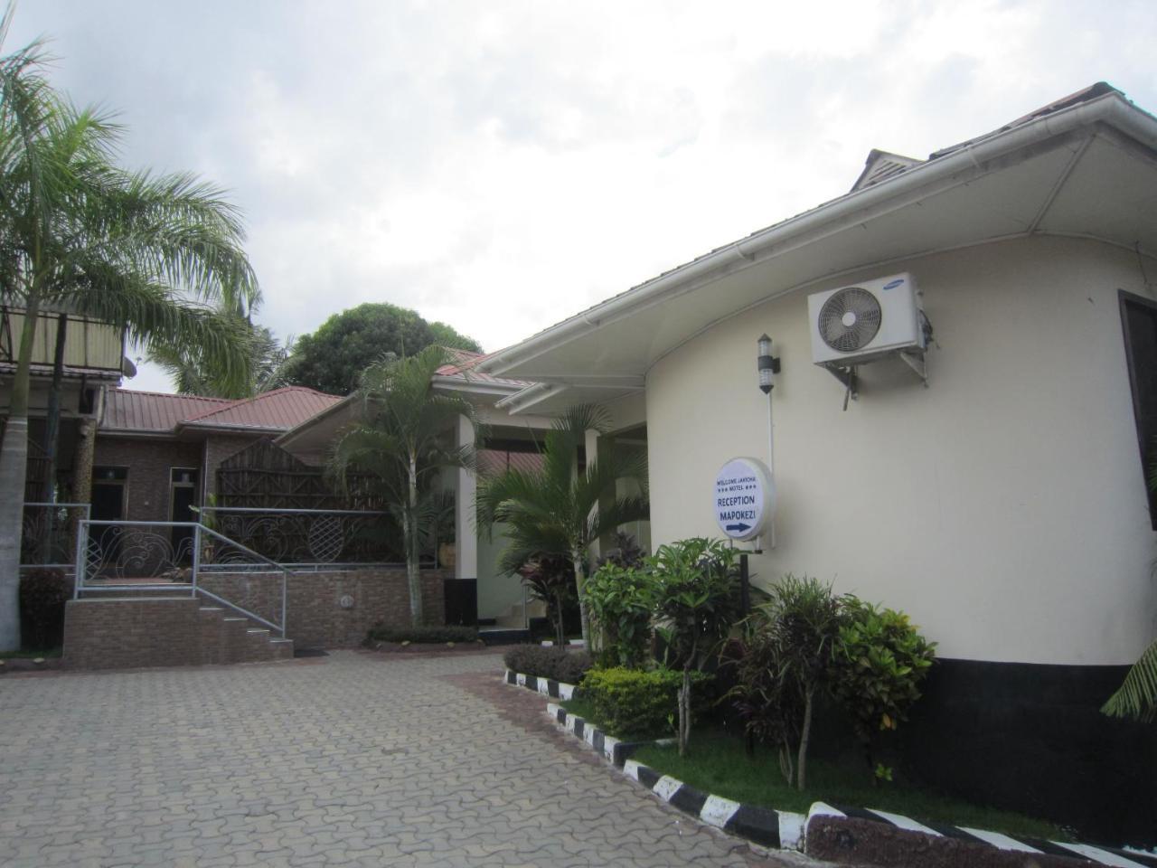 Jakicha Motel Дар-эс-Саламе Экстерьер фото